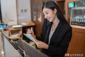 我真后悔自己做了隆乳手术，如今苦不堪言图片