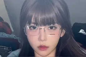 周淑怡宣布暂停直播，下播前落泪，引发网友热议图片