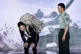 特种作战不是轻装而是重装，一般人吃不消，实战负重更是惊人图片