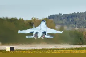 最强磨刀石！苏-35S列装俄假想敌部队，俄空天军将迎来重大变革？图片