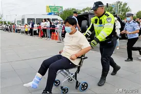 2023年高考首日！用镜头定格大庆考点暖心画面……图片