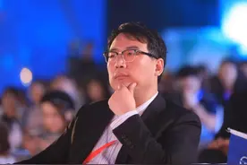 储殷教授杀疯了：揭露大学老师的不堪，称北大毕业同事啥也不是！图片