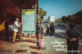 便民！敬老卡、老年卡无需年审，卡片升级可手机自助办理图片