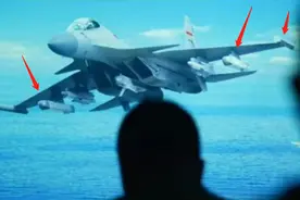 摸着美国过河的电子战舰载机，歼15D服役状态露面，媲美美EA-18G图片