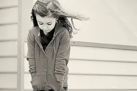 “妈妈，没人喜欢和我玩！”孩子在学校被孤立怎么办？图片