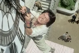 逼着成龙跳钟楼，一句话为他省下400万，洪金宝才是《A计划》功臣图片