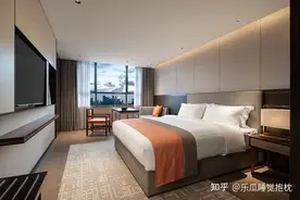 酒店标配的4个枕头，99%的人都不会用图片