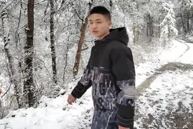 贵州14岁男孩晨跑失联10天仍无消息，妈妈哭求儿子平安回家，公安机关：已成立专班，正全力搜寻图片