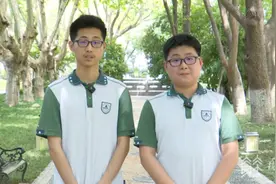 高考成绩仅相差3分 南京双胞胎一起考上南大图片