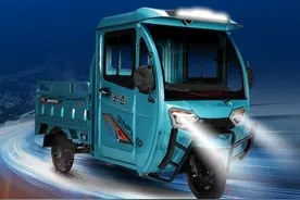 五羊、金彭发布2款三轮车，能拉1500斤，自带雨棚，全国上牌上路图片