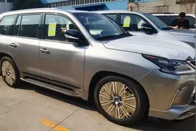 雷克萨斯GX460和LX570，预算充足的情况下你会选择那一台？图片