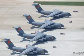 国产运20机群10多架重返塞尔维亚？集中开应答机，或运送剩余FK-3图片