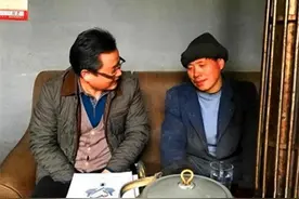 91年，内蒙农民捡到辽代金牌，文物局赶到时：我已将它铸成了镯子图片