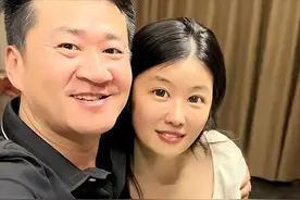 反转！李嘉明诉苦娇妻一夜未归，小月月直播诉苦，真相不简单图片