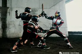 假面骑士555 武器大揭秘——加速刃枪！1000度的高热！斩断一切图片