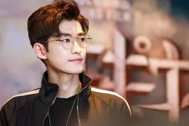 张翰官宣终于喜当爹了？“儿子”取名小金刚？图片