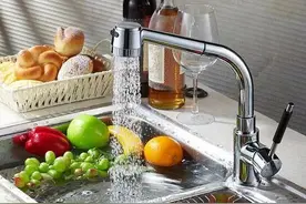 邻居问家里用水忽大忽小原因图片