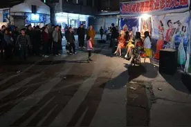 农村葬礼乱象，荒唐的歌舞团，面子大于孝心图片