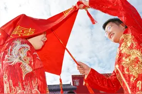 快看！这地退役军人集体婚礼尊崇感满满图片