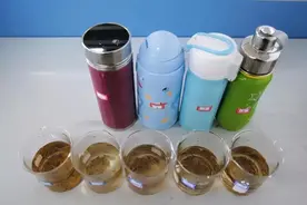 央视曝光：19种保温杯重金属超标，热水变“毒水”，家长需谨慎图片