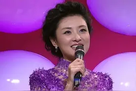 她是东方卫视一姐,因寿宴门身败名裂,与相爱7年前任诀别后嫁海归图片