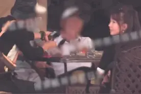 曾毅全家现身三亚！新疆老婆高颜值似玲花，俩孩子露面被疑生二胎图片