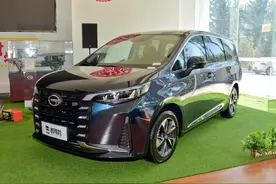 不错的空间表现，七座仅需十万出头，内饰像奔驰，实拍传祺M6图片