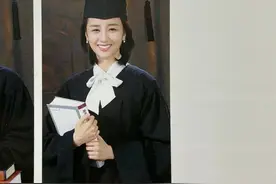 韩国女演员朴河宣，晒出从童年到大学的成长照片，网友：天生丽质图片