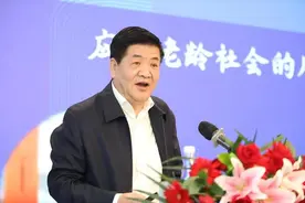 中国专家建议干到死：80岁退休太早，日本人就干到死图片