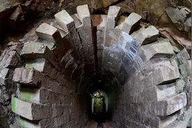 俄军遭遇10万平米地下堡垒，十几层地道贯通，各种火炮都毫无办法图片