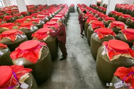 街边高价收酒，为何不见人还总开门，到底靠啥挣钱？原来背藏猫腻图片