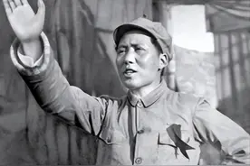 他的地位不高，去世后没告诉毛主席，主席很生气，亲自去坟前哀悼图片