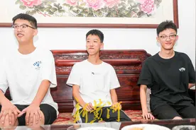 济南三胞胎同时考上大学，谈起未来都表示：看看世界，准备考研图片