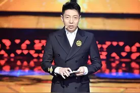 47岁撒贝宁告诉你：西装成套穿，色不过三，小个子也能穿出大气场图片