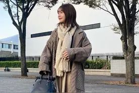 153cm小个子ins时尚博主矮妹穿搭 笑起来超甜的小可爱图片