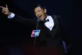 当“中国天王”出席韩国顶级颁奖礼，会是啥场面？网友：砸场子的图片