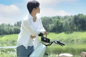 打开了新国标电动车的大门，爱玛星动A10唤醒怦然心动图片