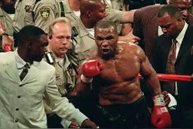 拳王泰森为什么打不过霍利菲尔德图片