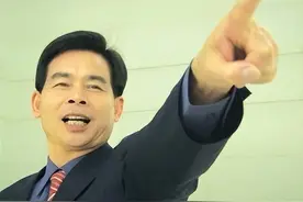 一年不到亏掉14亿，创始人突然被抓，成龙代言又一品牌凉凉了！图片