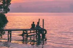 诗词丨愿有岁月可回首，且以欢喜度余生图片