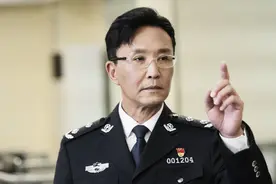 5位真警察出身的明星，大陆3位，中国香港2位，其中还有一位警花图片