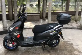 2023款济南铃木UY125踏板摩托车详情介绍 售价10880元图片