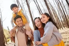 33岁儿子未婚，50岁老母亲为了能传宗接代，直接自己生图片