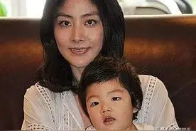 陈慧琳：豪门贵女金汤匙，大龄晚婚生子，40岁双胞胎小产悲痛欲绝图片