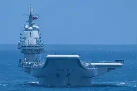 美舰机频繁过航台海，特殊时期歼15挂弹与外机交锋，我军随时待战图片