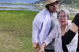 堵车老太道路搭帐篷后续：账号被扒评论区沦陷，网友：相由心生！图片