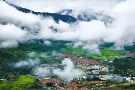 我国最难到达的县，一条公路修半个世纪，路险如天路，景美如天堂图片