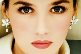 5届影后，终身未婚，2个儿子，这个美到无法形容的女人有多传奇？图片