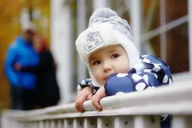 孩子说话晚，到底是贵人语迟还是发育迟缓？怎么判断？图片