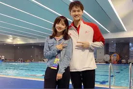 王冰冰徐嘉余的恋爱瓜变成了劈腿瓜，不分手的理由可能是已结婚图片